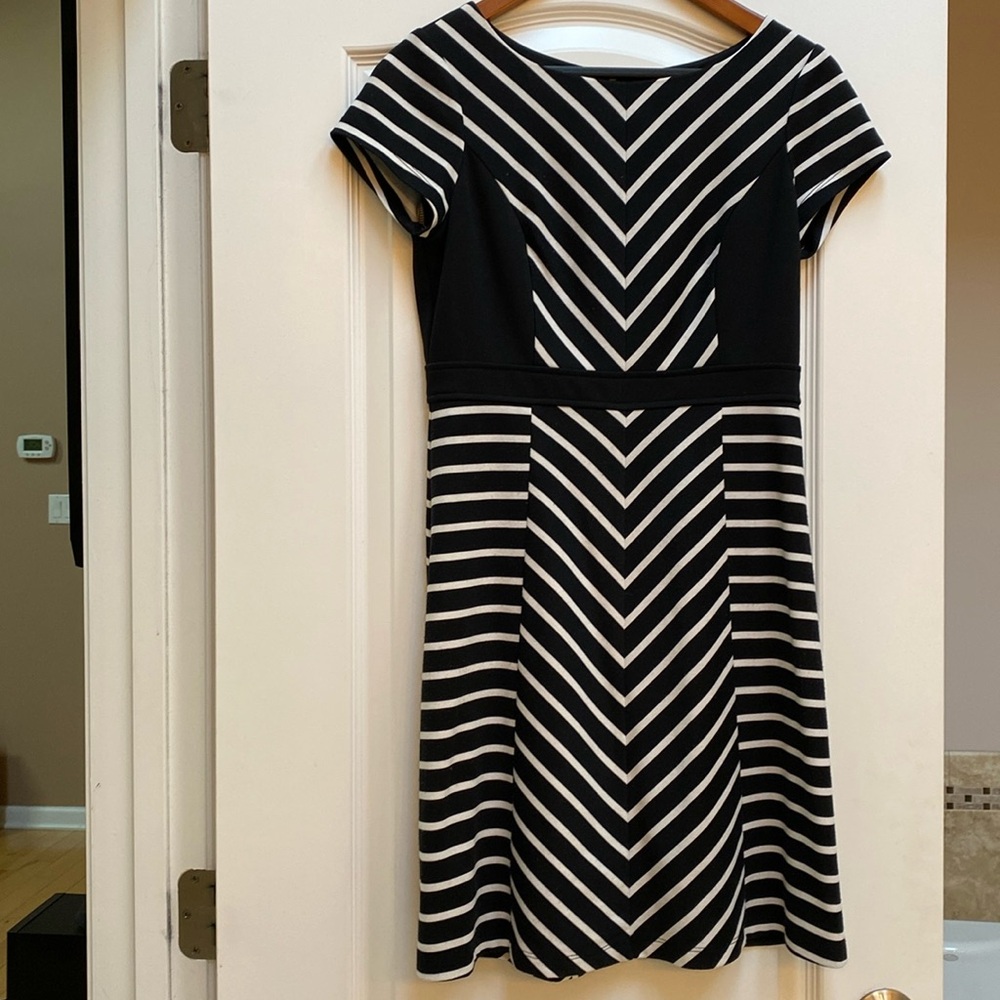 Ellen Tracy striped casual dress, size 6P